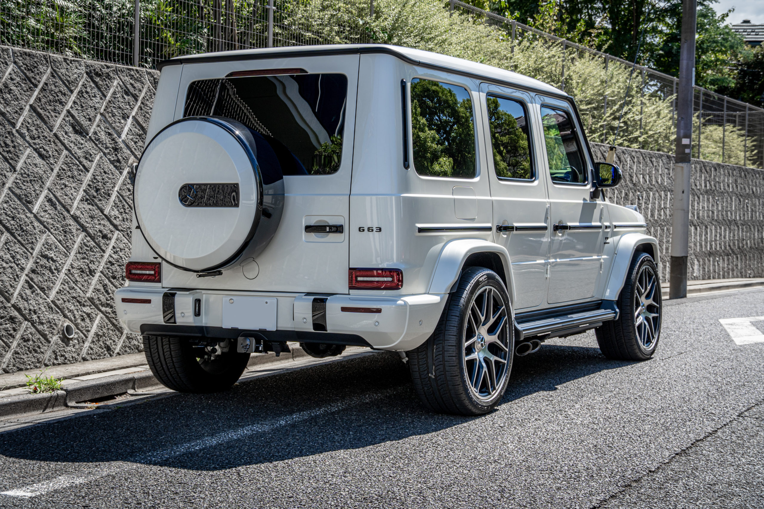 G63 カスタム ストロンガー ブラックアウト ブラバス エアコン エディション 22インチ キャリパーペイント エンブレム交換
