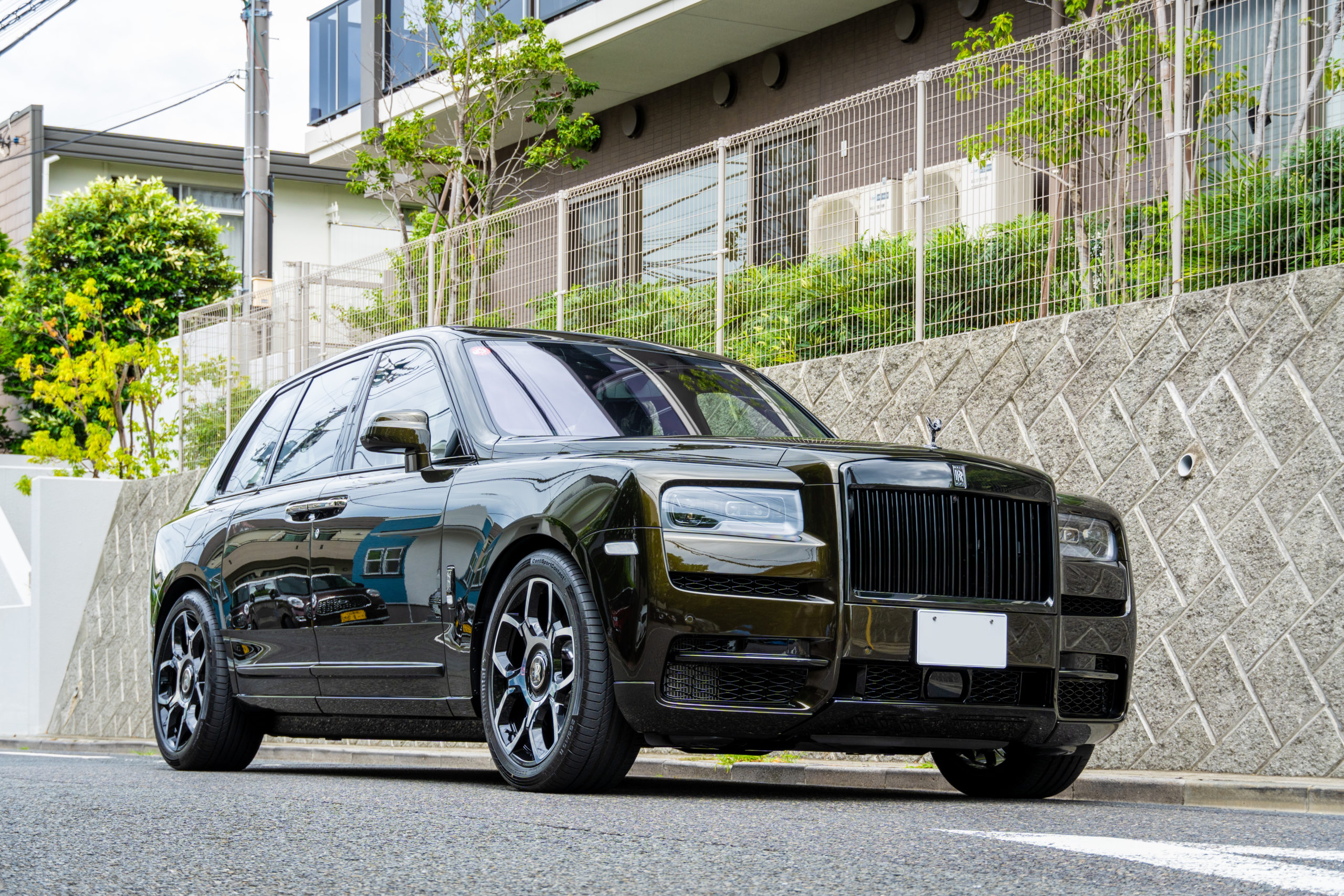 カリナン カスタム ブラッジバッジ ローダウン ホイール ペイント 低ダストパッド Cullinan RollsRoyce