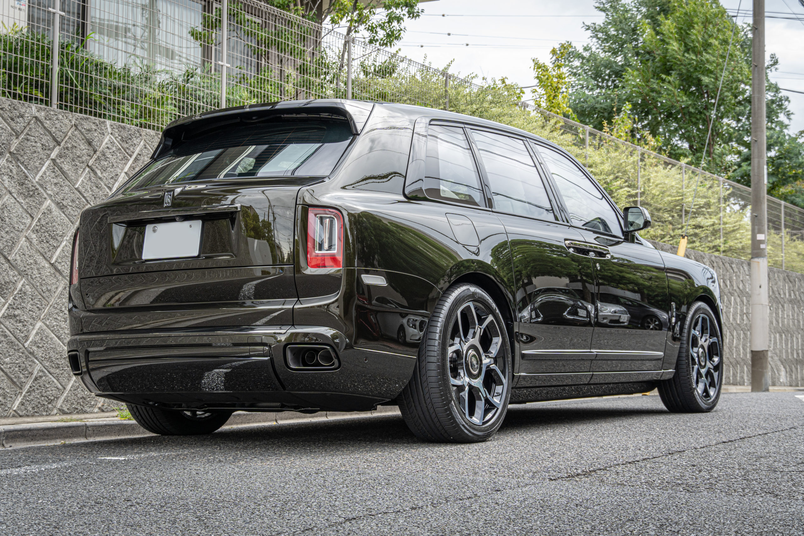 カリナン カスタム ブラッジバッジ ローダウン ホイール ペイント 低ダストパッド Cullinan RollsRoyce