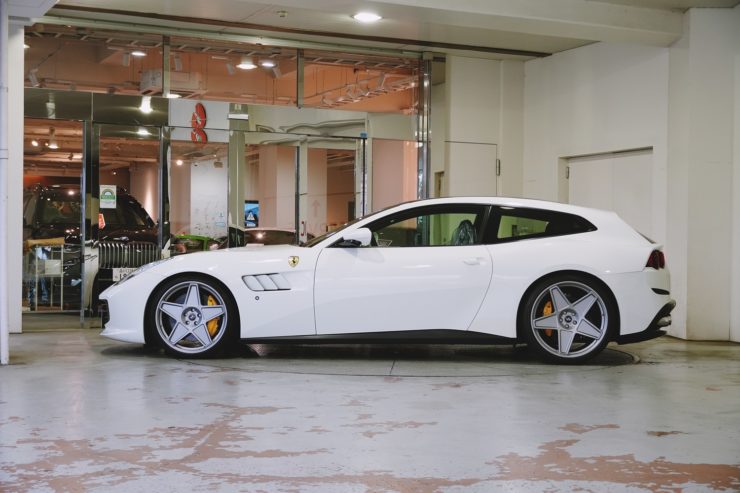 GTC4ルッソ　ローダウン　カスタム　ホイール　22インチ　HRE　アメ鍛