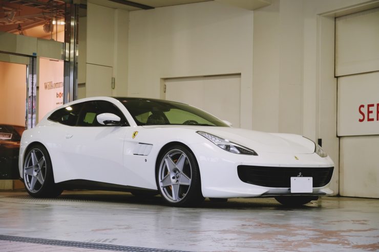 GTC4ルッソ　カスタム　ホイール　22インチ　HRE　アメ鍛