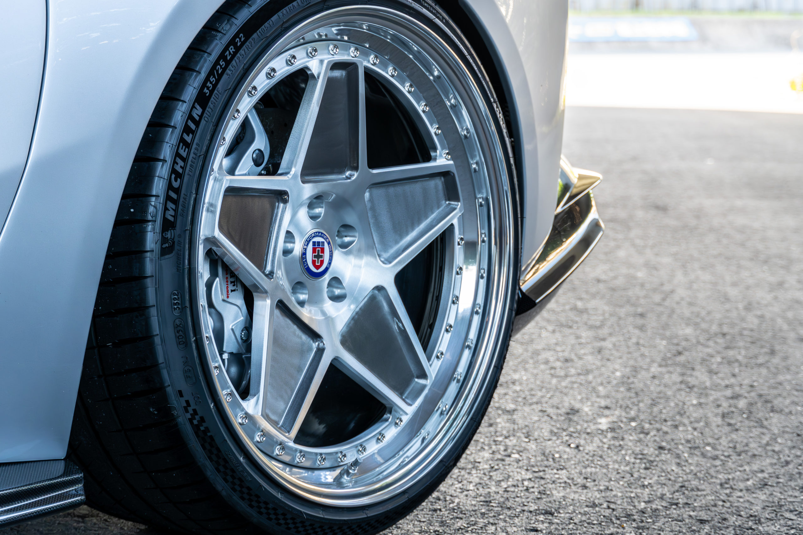 フェラーリ　カスタム　812 GTS Novitec ノヴィテック　HRE 505 VINTAGE カーボン　ローダウン