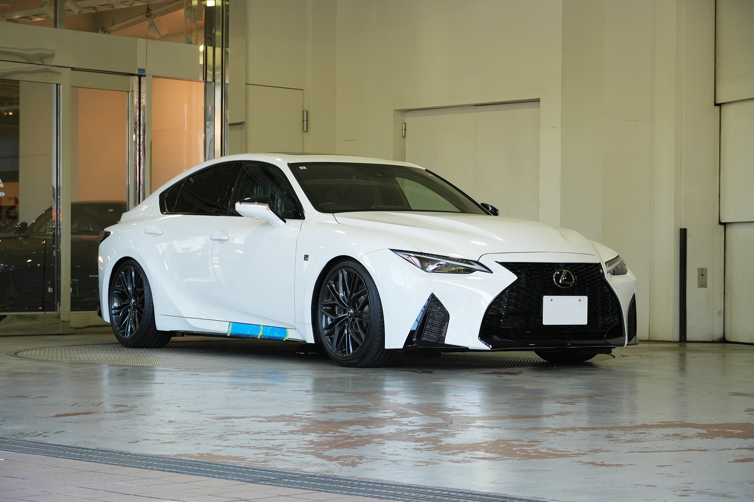 LEXUS　IS500　カスタム　ローダウン　ホイール　車高調　RSR　リフター　ロベルタ