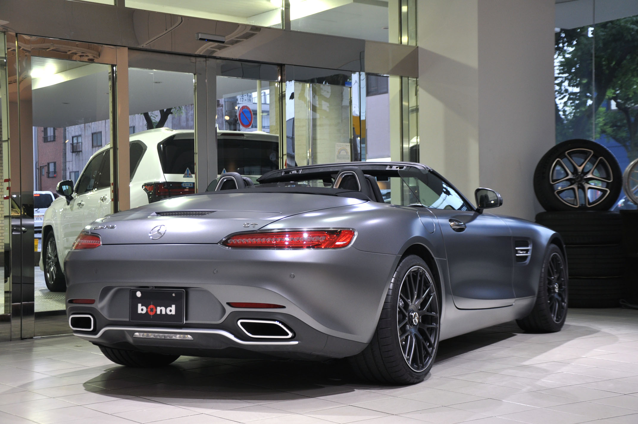 メルセデスAMG GT ロードスター パナメリカーナグリル 中古車 bond ボンド 東京