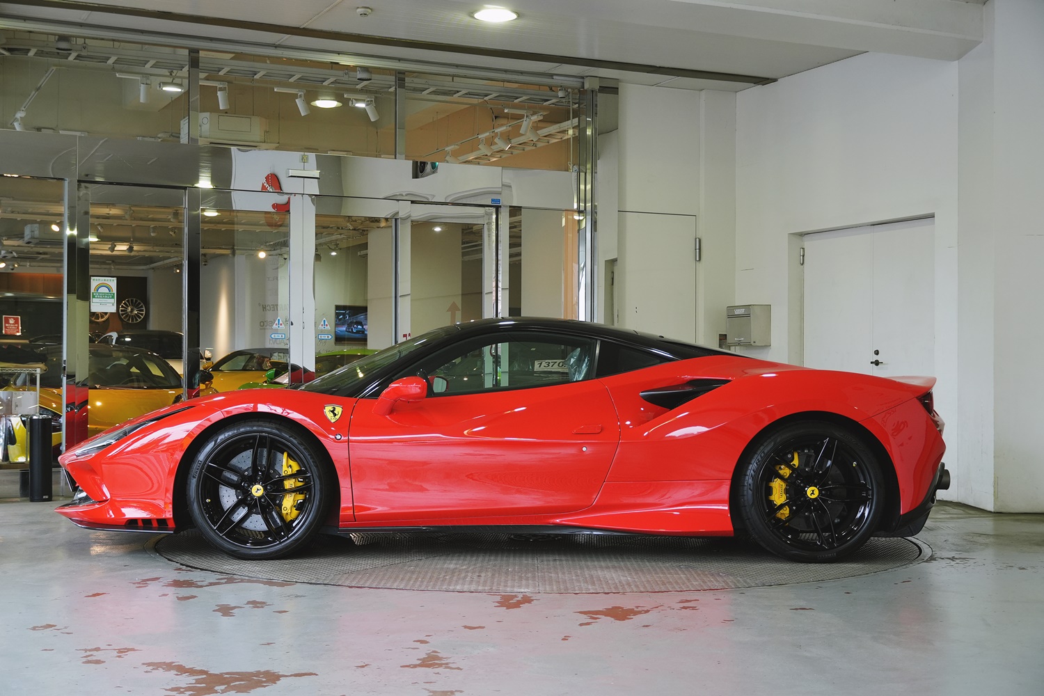 Ferrari F8 ローダウン 純正車高調 スペーサー カスタム