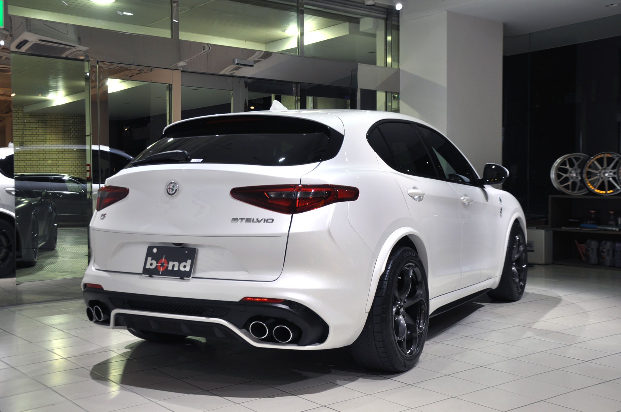 ALFA ROMEO STELVIO QUADRIFOGLIO アルファロメオ ステルヴィオ クアドリフォリオ カスタム アイバッハ bond ボンド 東京 輸入車 販売 買取 