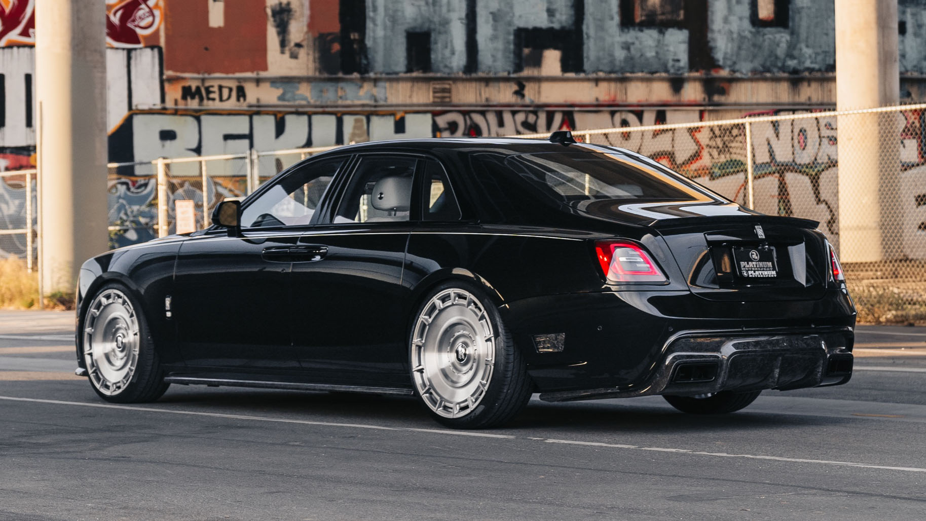 RollsRoyce　GHOST　ロールスロイス　ゴースト　エアロパーツ　カーボン　カスタム　URBANAUTOMOTIVE