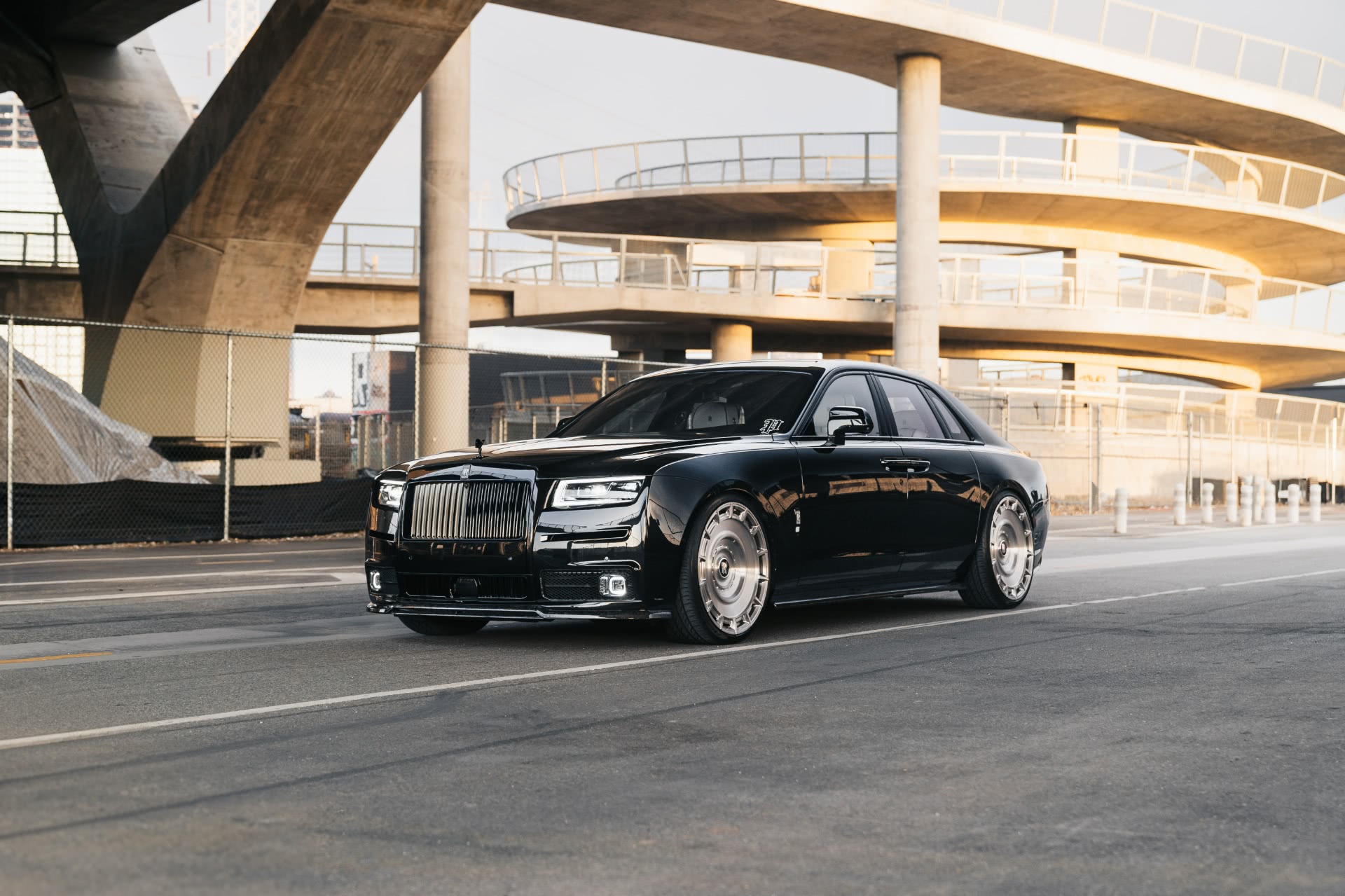 RollsRoyce　GHOST　ロールスロイス　ゴースト　エアロパーツ　カーボン　カスタム　URBANAUTOMOTIVE