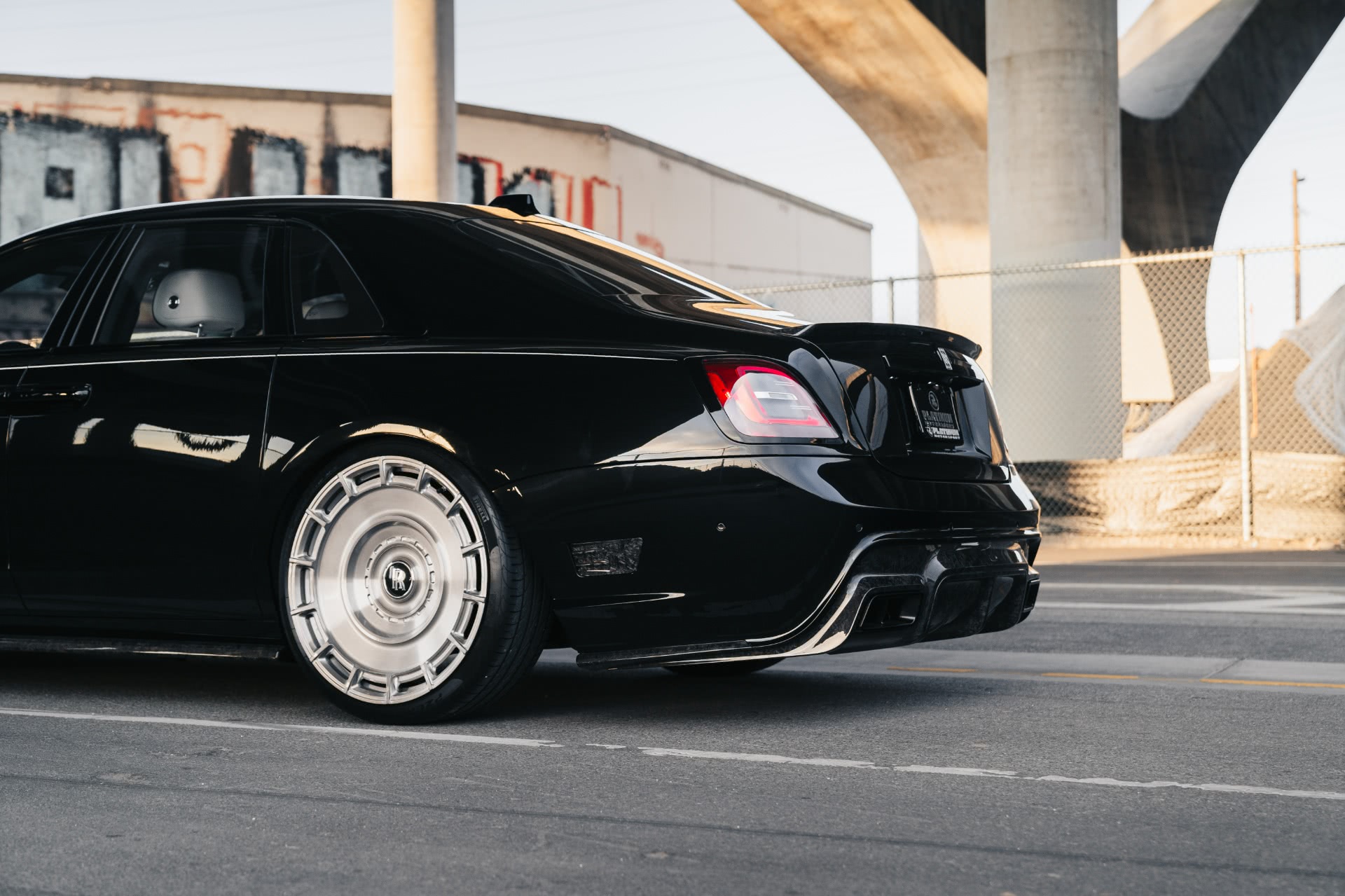 RollsRoyce　GHOST　ロールスロイス　ゴースト　エアロパーツ　カーボン　カスタム　URBANAUTOMOTIVE