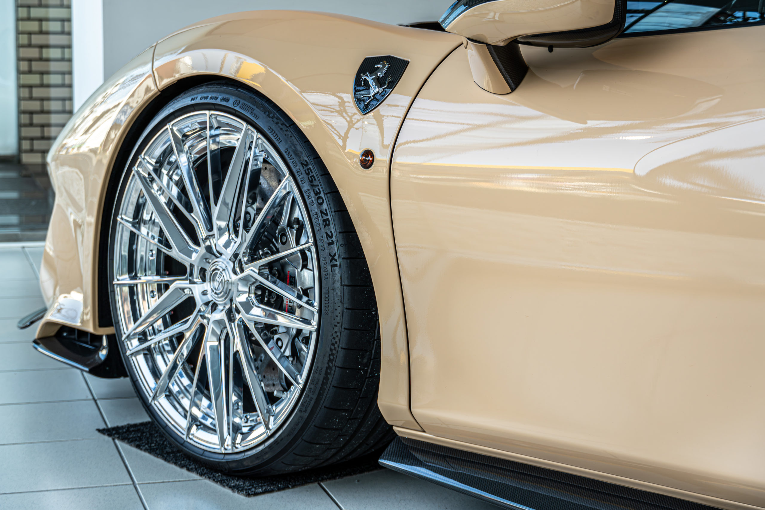 イノゼテック　ラッピング　ボンド　フェラーリ　ランボルギーニ　プロテクションフィルム　GTR カスタム