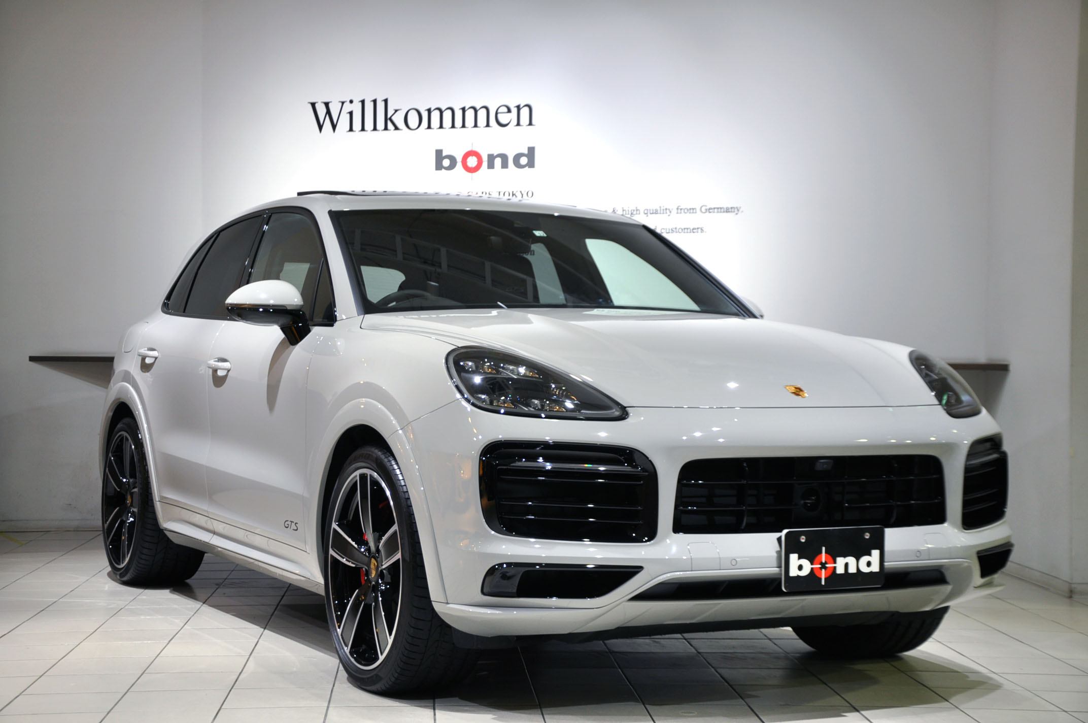 PORSCHE CAYENNE GTS ポルシェ カイエン クレヨン 輸入車 販売 買取 bond ボンド 東京