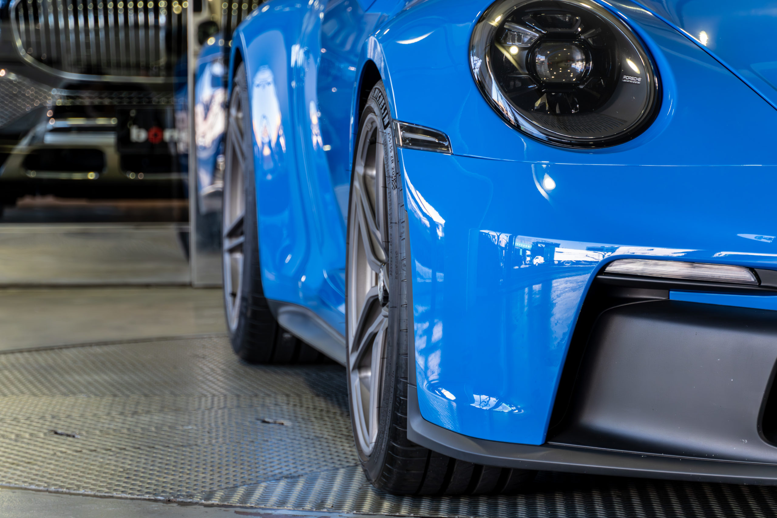 992 GT3 ホイール HRE シャークブルー M/T AKRAPOVIC チタン カーボン P107SC
