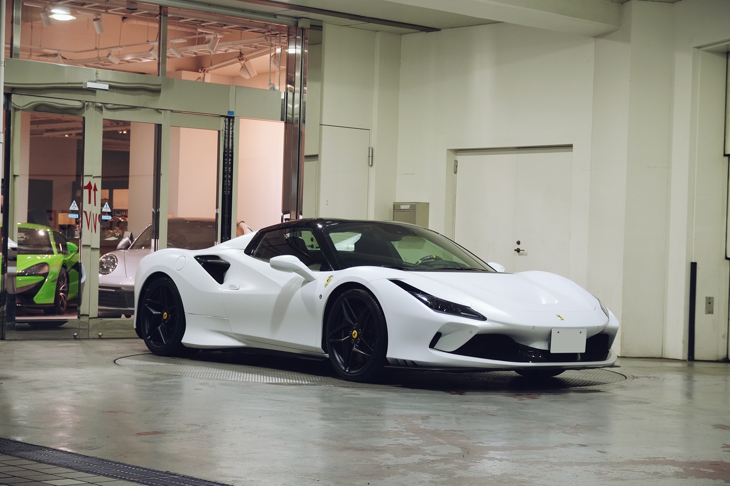 Ferrari　F8　カスタム　プロテクションフィルム　ローダウン　ボンド　フェラーリ