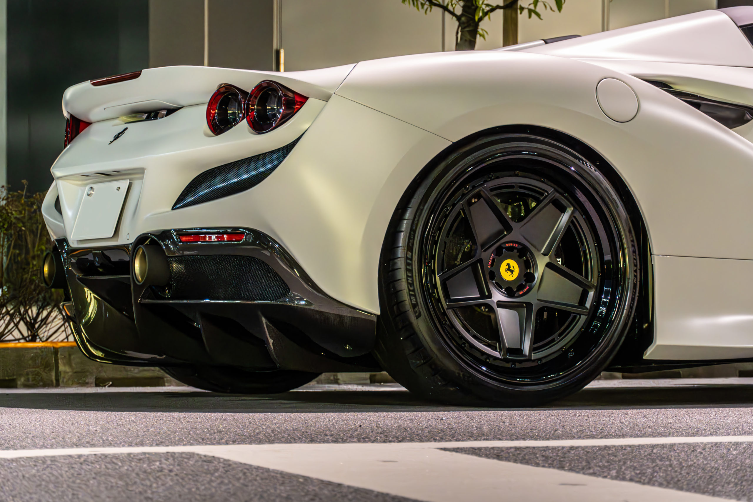 Ferrari　F8　ホイール　アメ鍛　カスタム　ローダウン　MV FORGED　ボンド東京