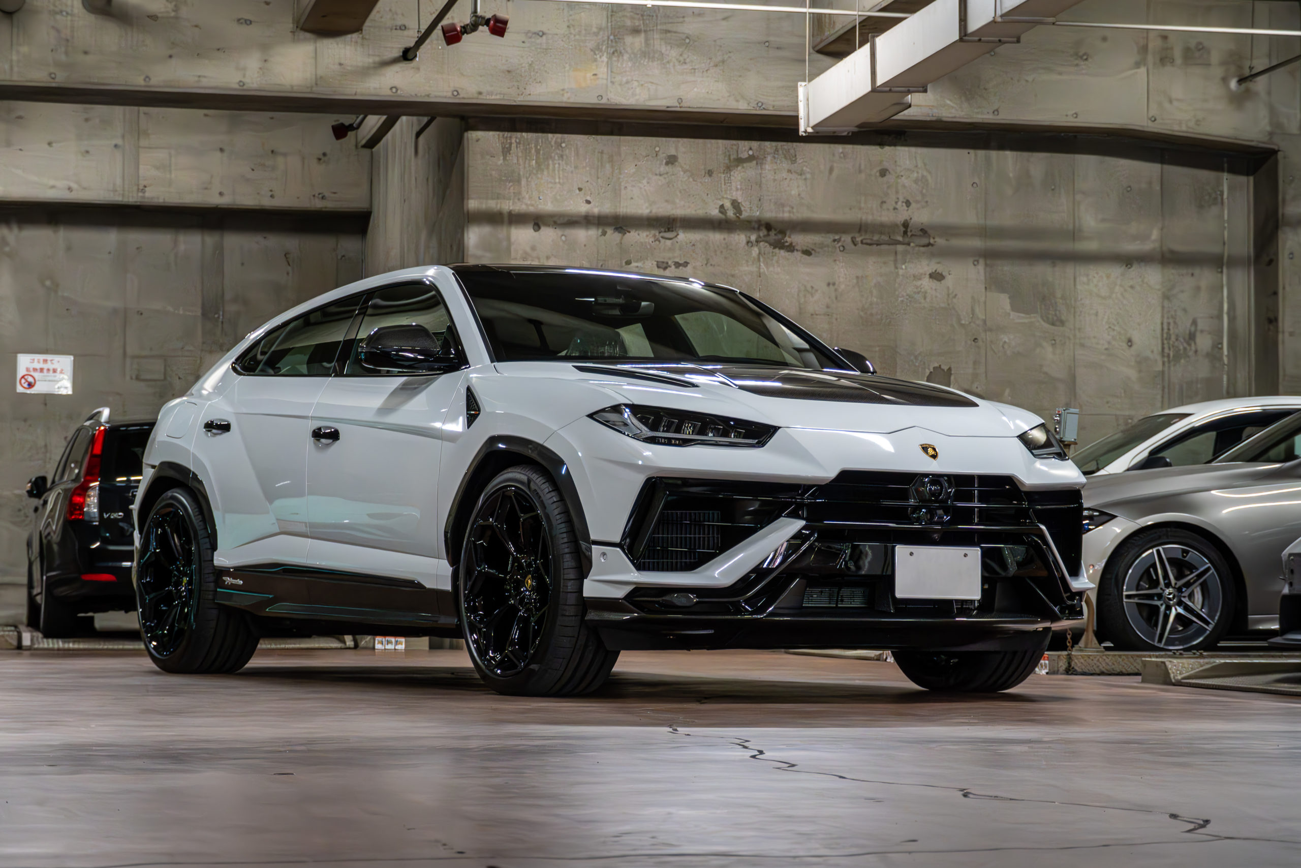 ウルス　URUS ペルフォルマンテ　PERFORMANTE ランボルギーニ　カスタム　スペーサー　マフラーバルブ　ASR