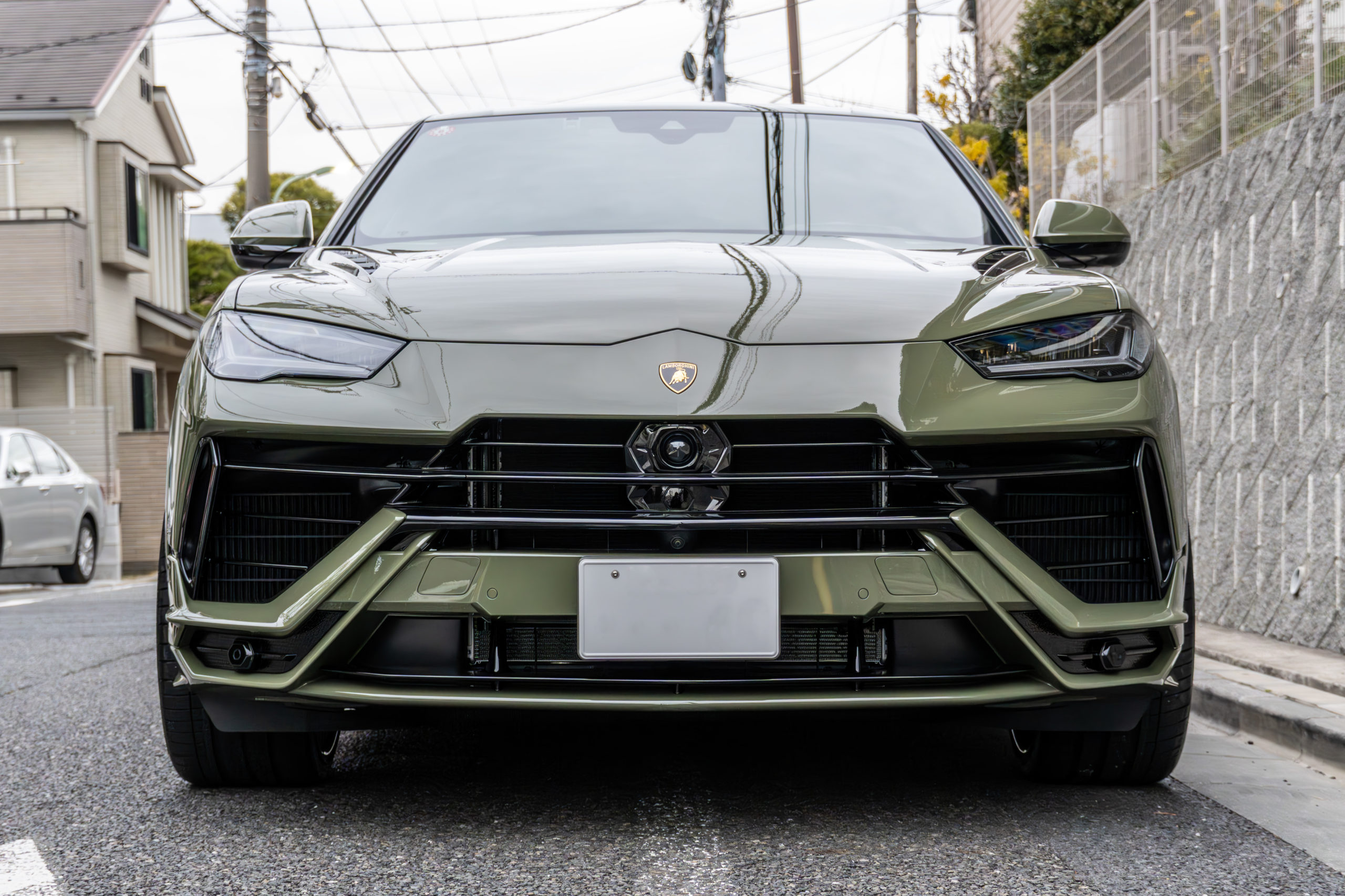 ウルスS カスタム　VERDE TURBIN ローダウン　MVFORGED PS200R デュオブロック　カーキグリーン　ペイント　LAMVORGHINI URUS S
