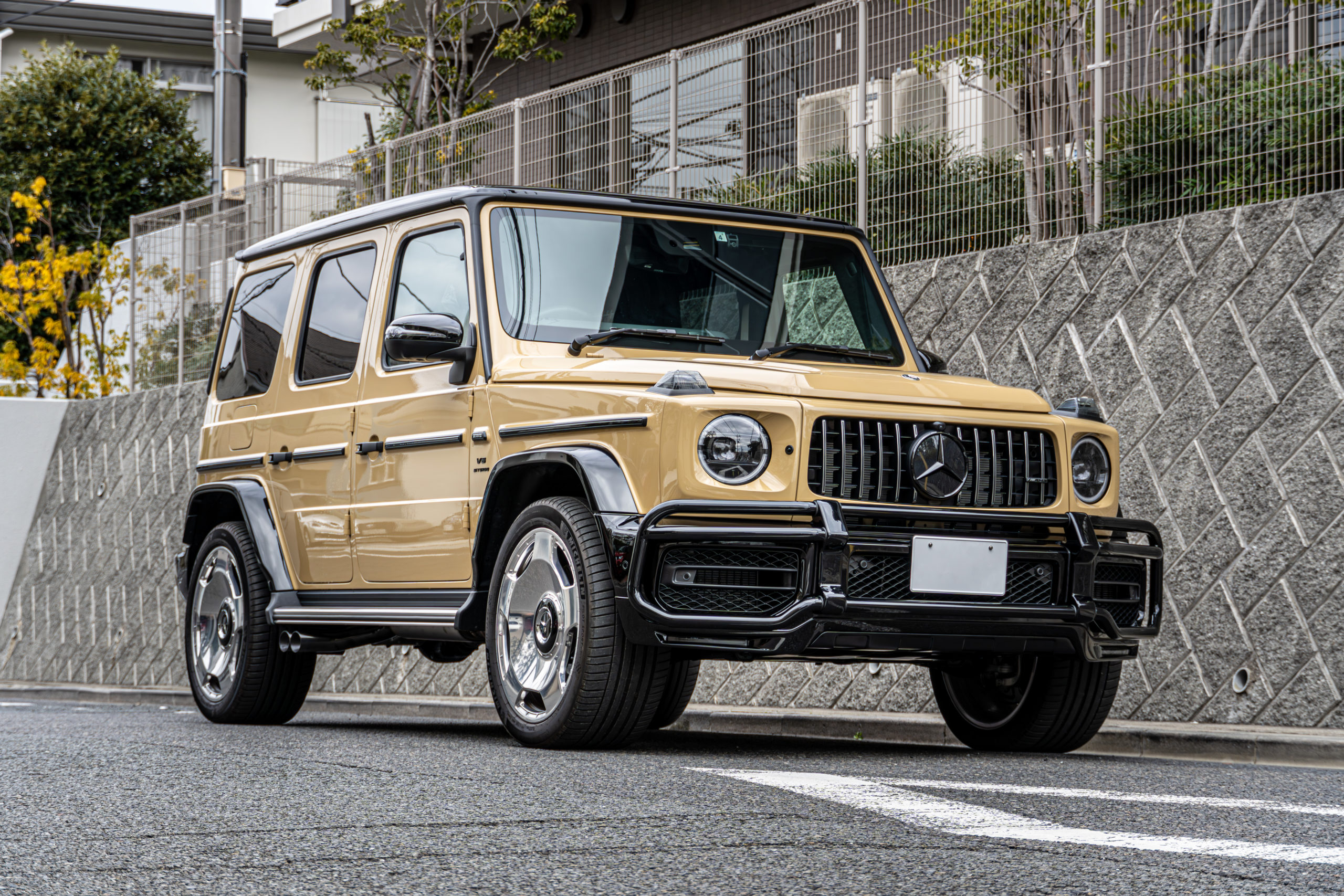 G63 BRABUS ブラバス　ベージュ　マフラー　カスタム　ブラッシュガード　グリルガード