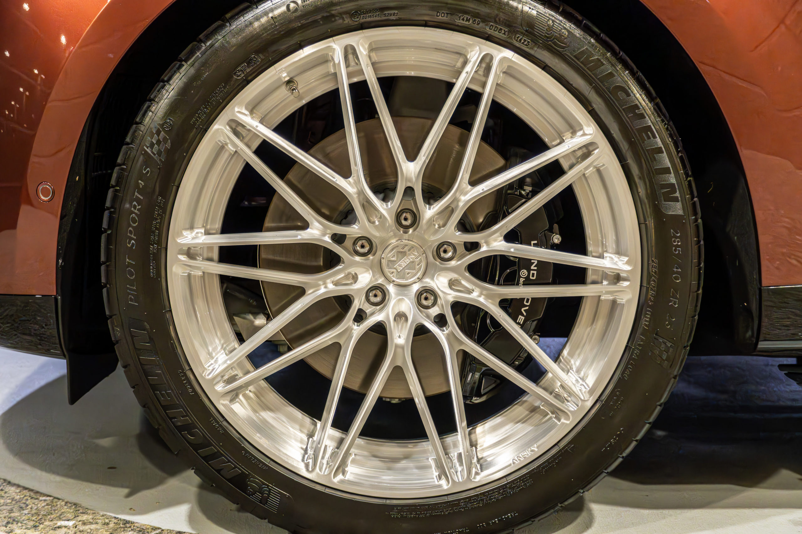 レンジローバー　カスタム　ホイール　アナーキー　S1-X6 ブラッシュド23インチ　