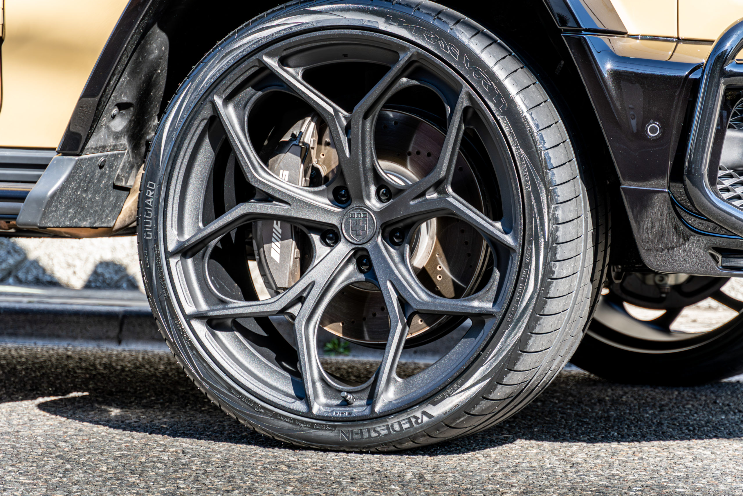 Ｇ63 24インチ　HRE P111 BRABUS ベージュ モノブロック
