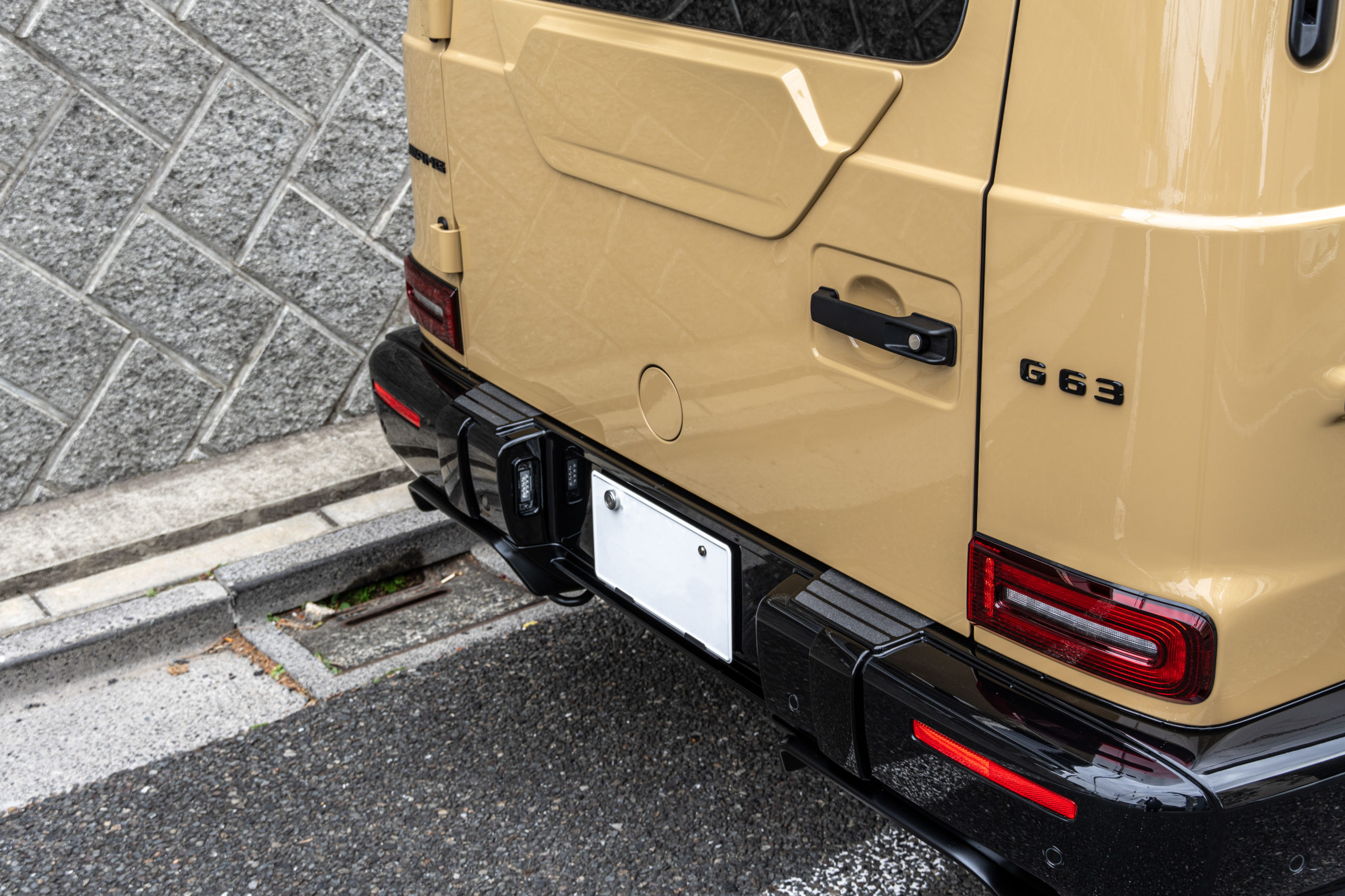 G63 BRABUS ブラバス　ベージュ　マフラー　カスタム　ブラッシュガード　グリルガード