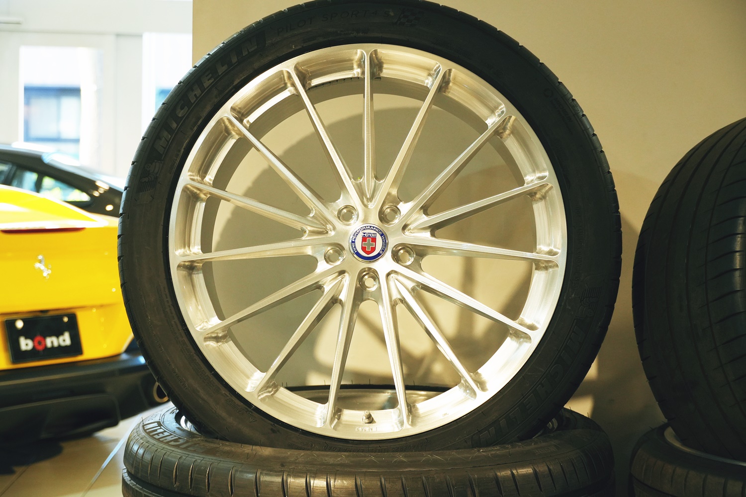 レンジローバー　カスタム　ボンド東京　ホイール　23inch　HRE