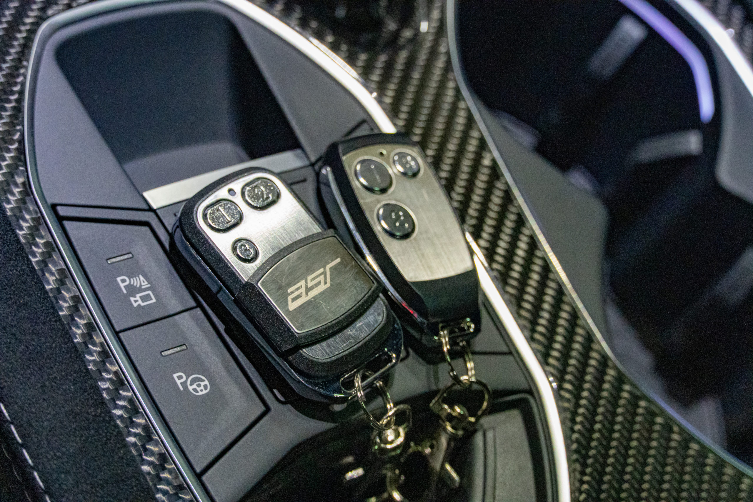 ウルス　URUS ペルフォルマンテ　PERFORMANTE ランボルギーニ　カスタム　スペーサー　マフラーバルブ　ASR