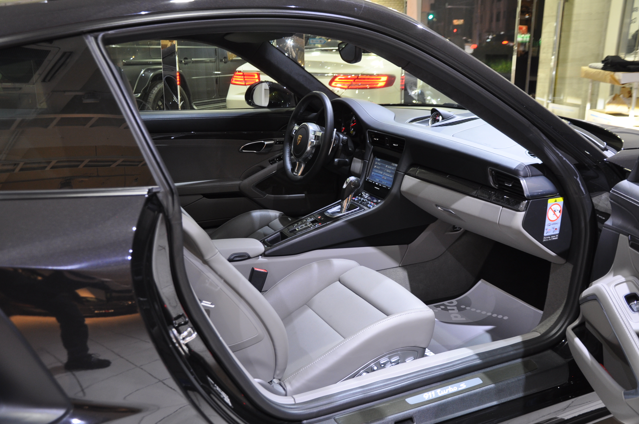 PORSCHE 911 TURBO 991.1 前期 ターボS bond ボンド 東京 輸入車 販売 買取