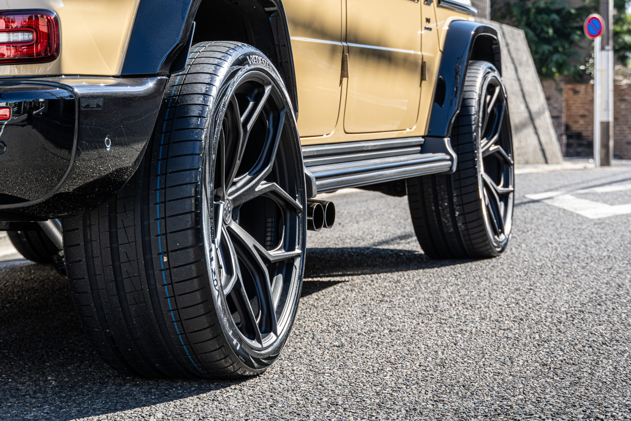Ｇ63 24インチ　HRE P111 BRABUS ベージュ モノブロック