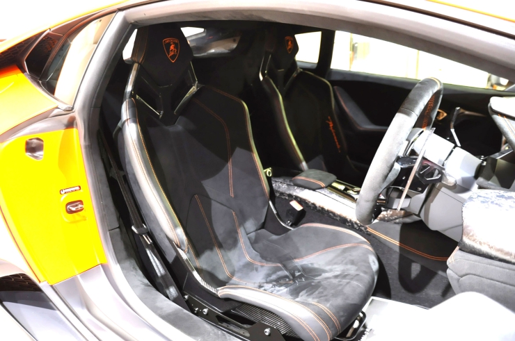 Lamborghini HURACAN Performante ウラカン ペルフォルマンテ carbon カーボン bond ボンド 輸入車 販売 買取 新入庫 在庫車