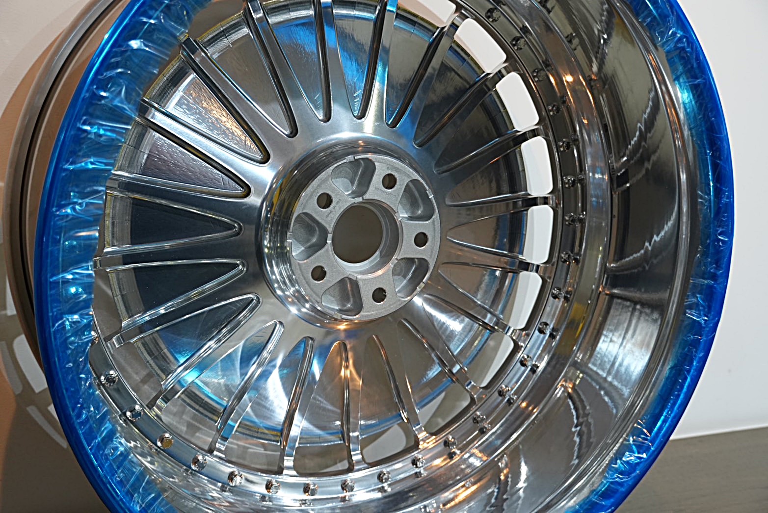 HRE　ホイール　販売店　東京　カスタムショップ　ボンド　bond