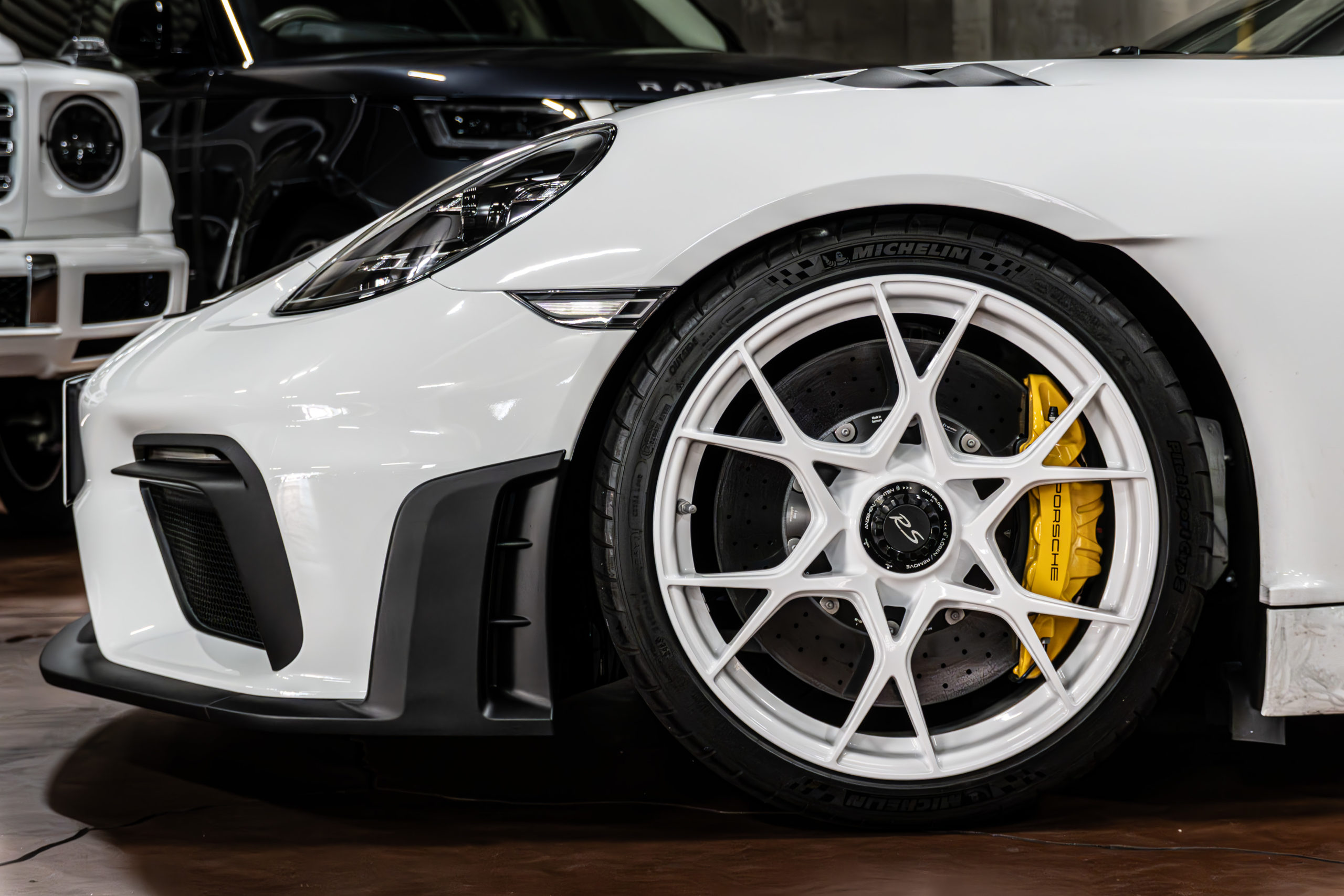 GT4RS カスタム　ローダウン　ラッピング　ペイント　PCCB カーボン　ホイールペイント
