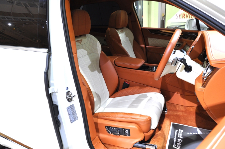 BENTLEY BENTAYGA W12 ベンテイガ 前期 マリナー 輸入車 販売 買取 bond ボンド 東京 カスタム ドレスアップ
