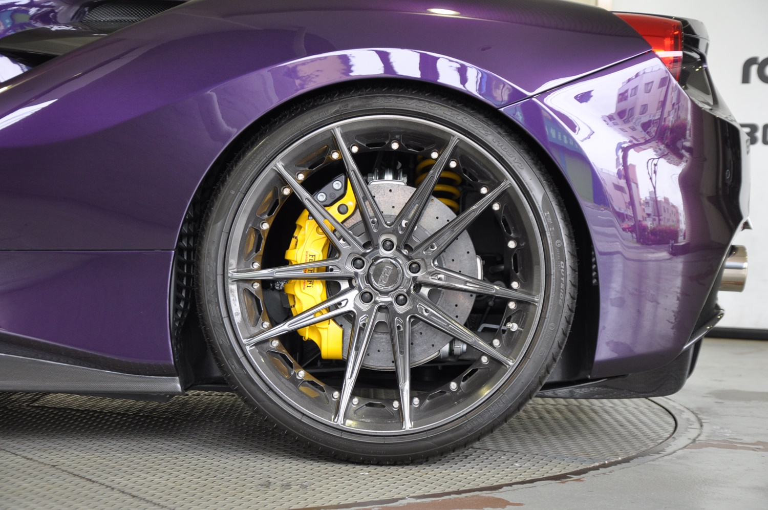 フェラーリ　アメ鍛　鍛造ホイール　22インチ　Forged　