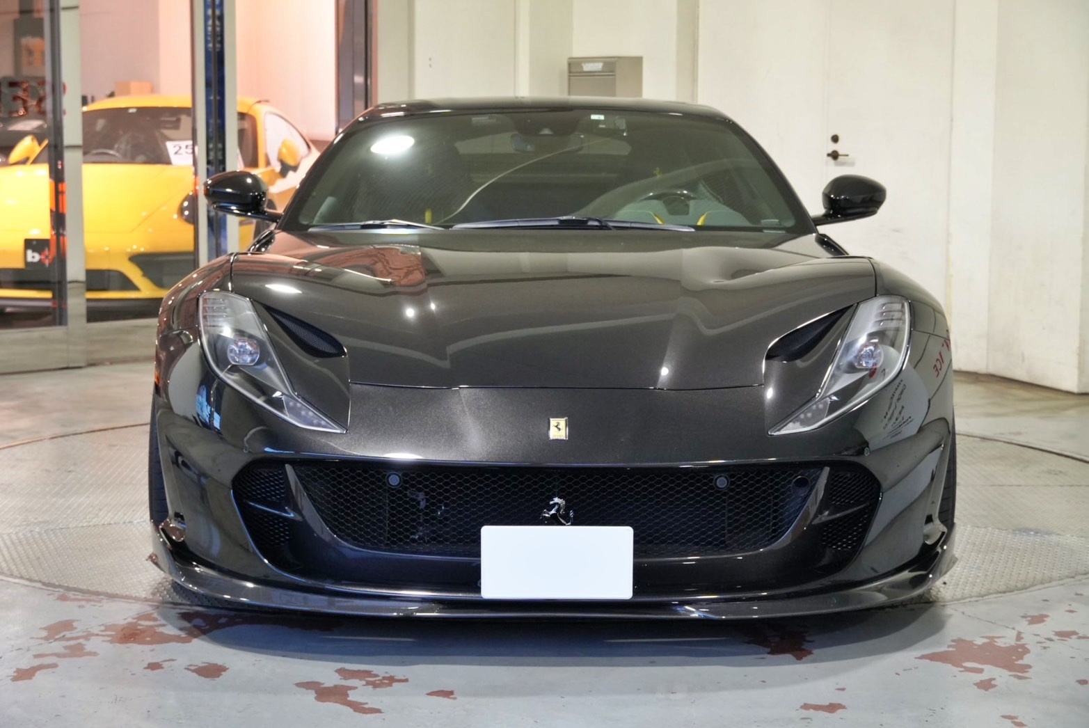 Ferrari 812　カスタム　エアロ　カーボンパーツ　1016