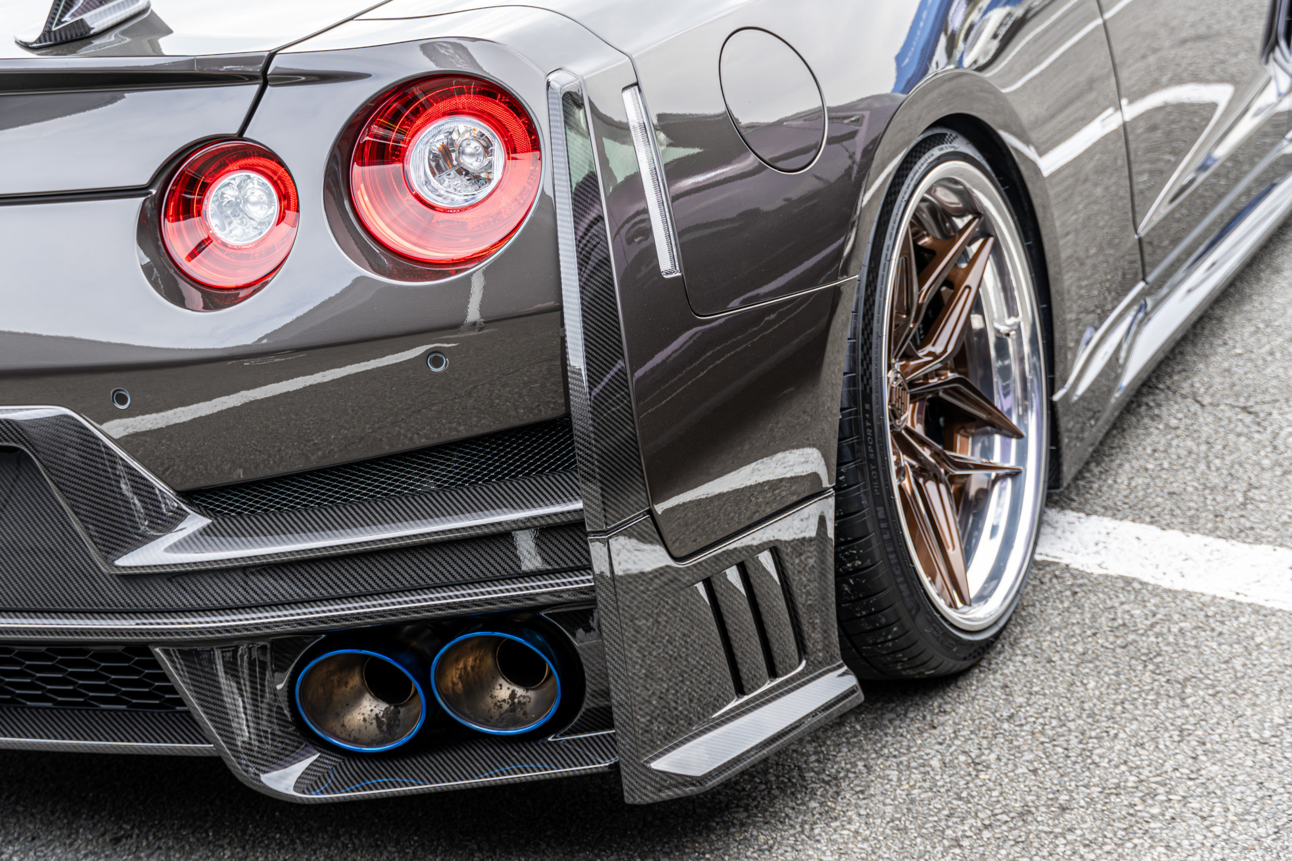 R35 GTR NISMO カスタム　フルラッピング　INOZETEK タングステングレー　1886 FORGED 21インチ　ロベルタ　