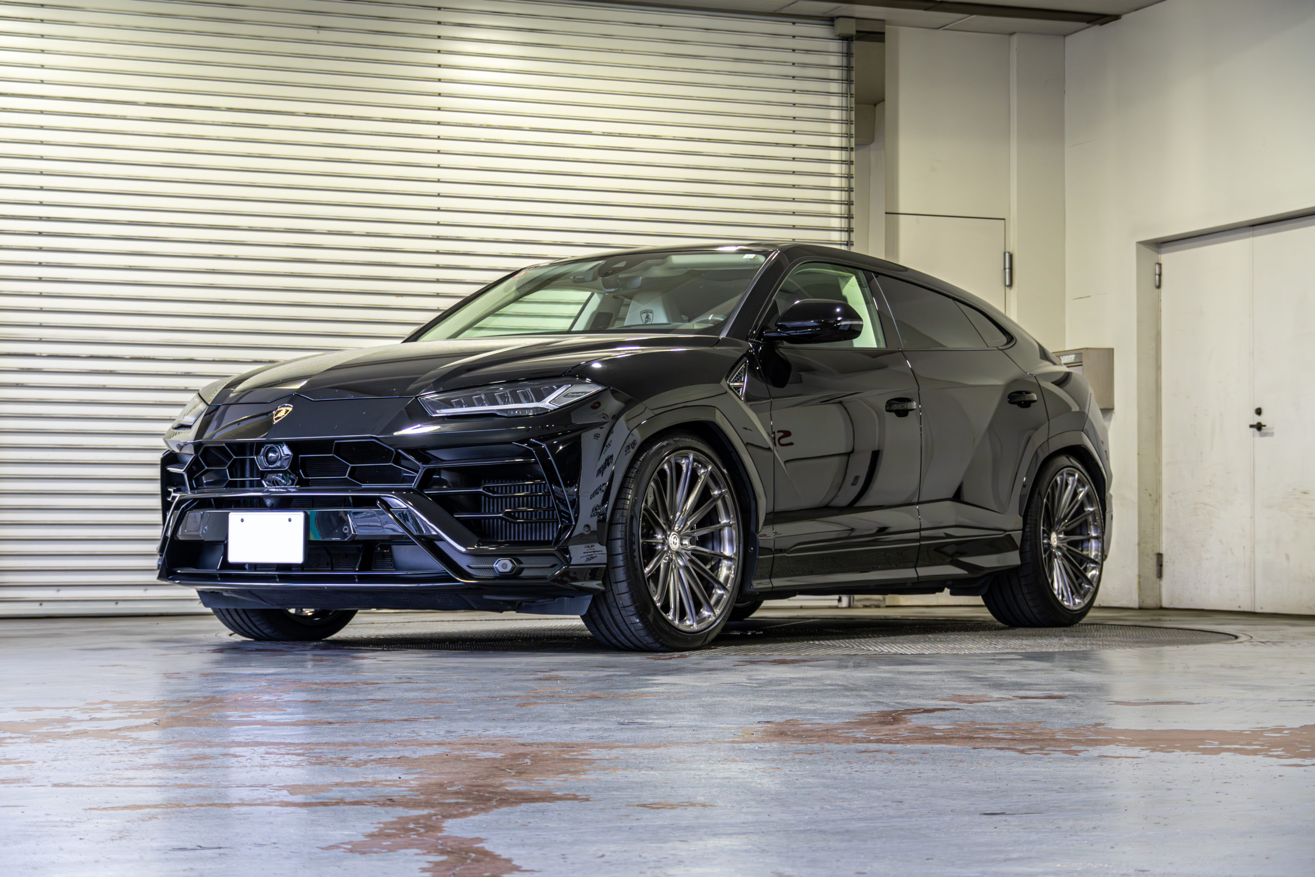 ウルス　HRE 23インチ　P103 ローダウン カスタム　エアクリ　イヴェンチュリリ