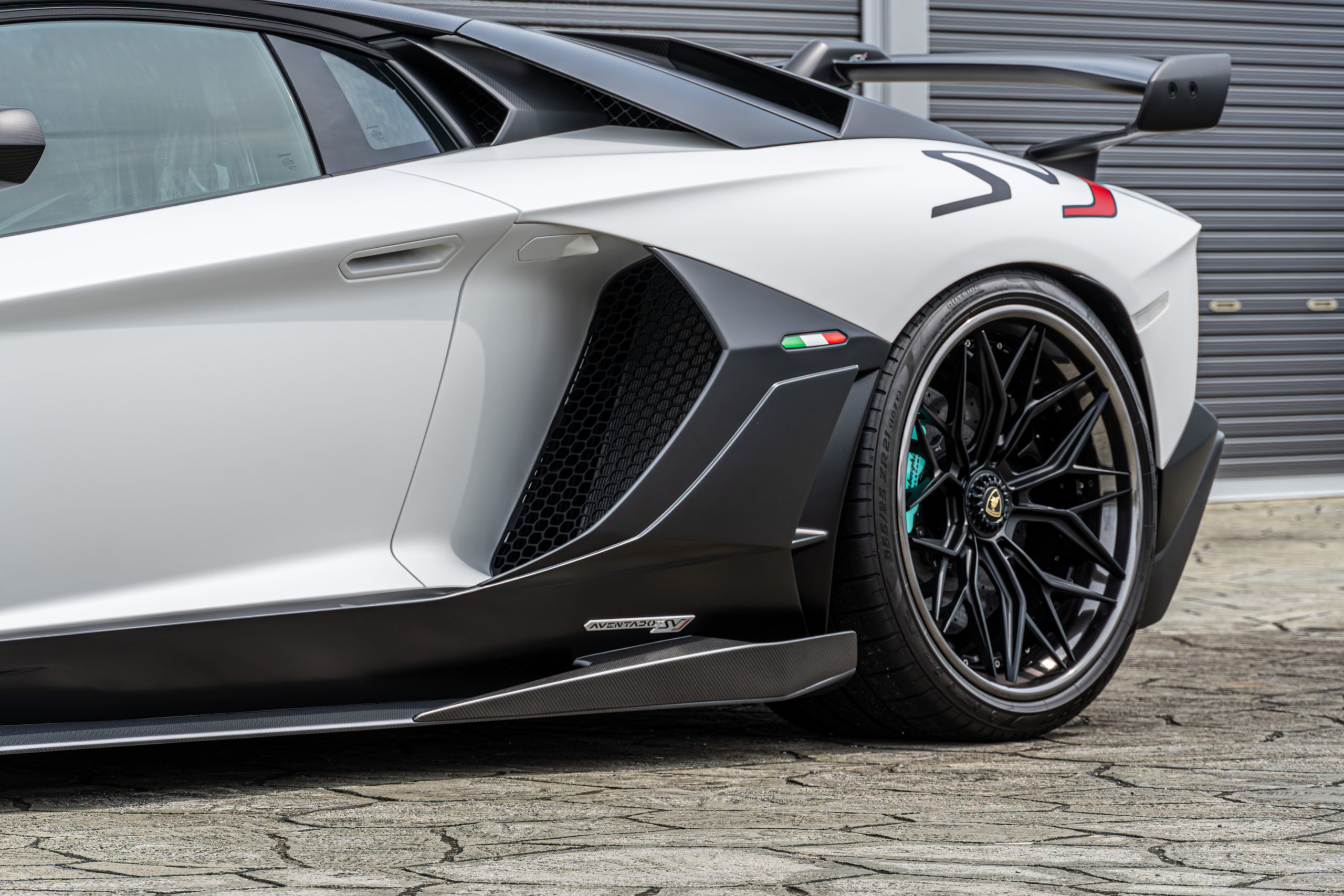 Lamborghini　カスタム　東京　bond東京