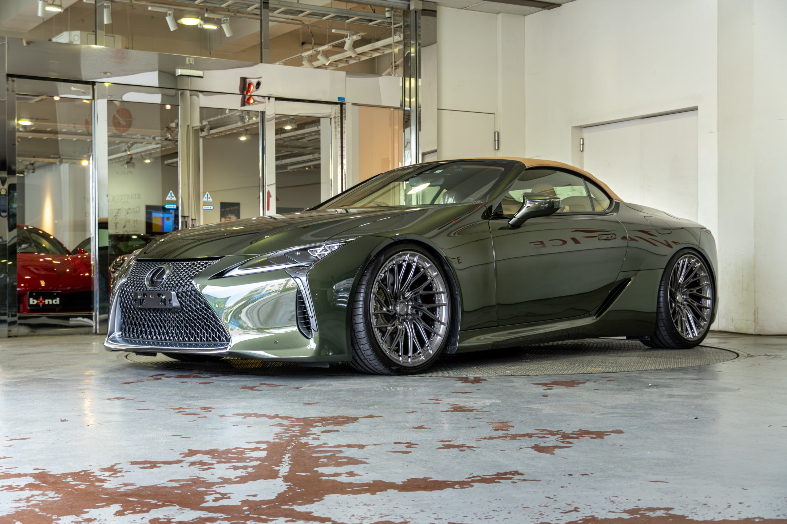 LC500 カスタム　ローダウン　1221 ロベルタ グリーン