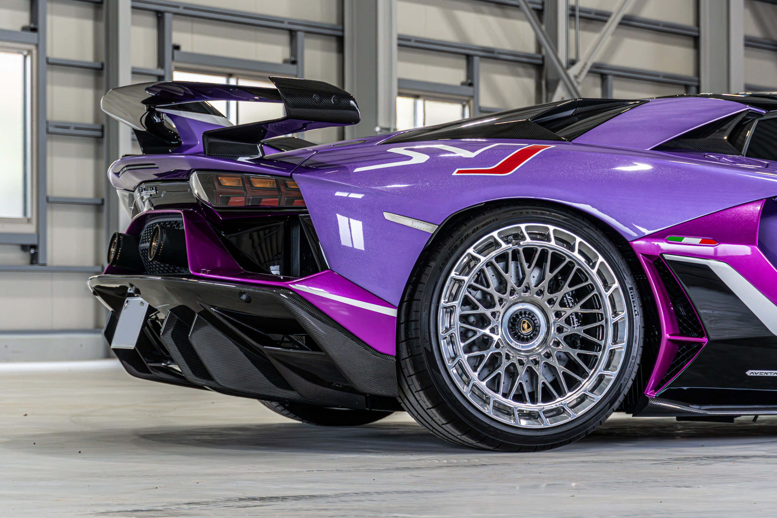 アヴェンタドール　 SVJ ホイール　MV FORGED ローダウン　カスタム　イノゼテック　ラッピング　カーボンラッピング