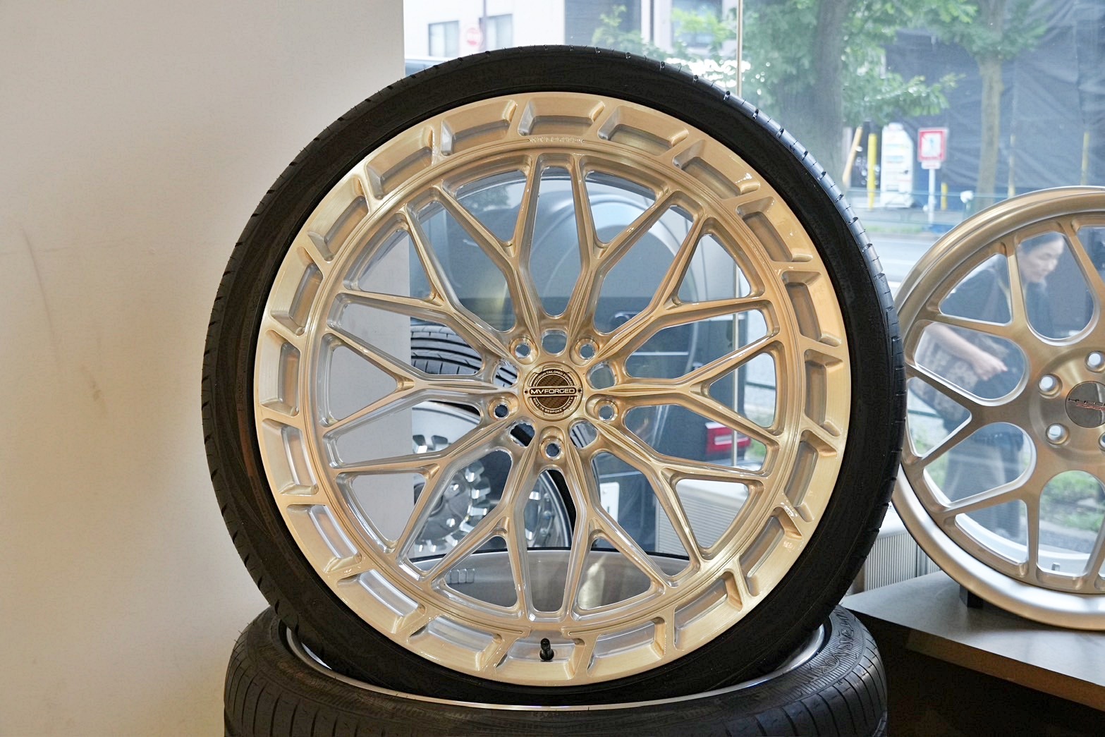 ランボルギーニ 中古ホイール 24インチ 鍛造ホイール MV FORGED