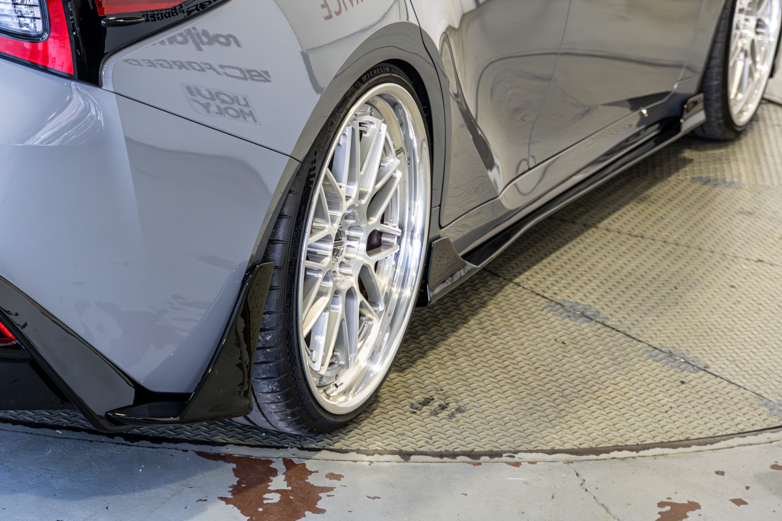レクサス IS500 カスタム FSPORT LEXUS MV FORGED アーティシャンスピリッツ ローダウン