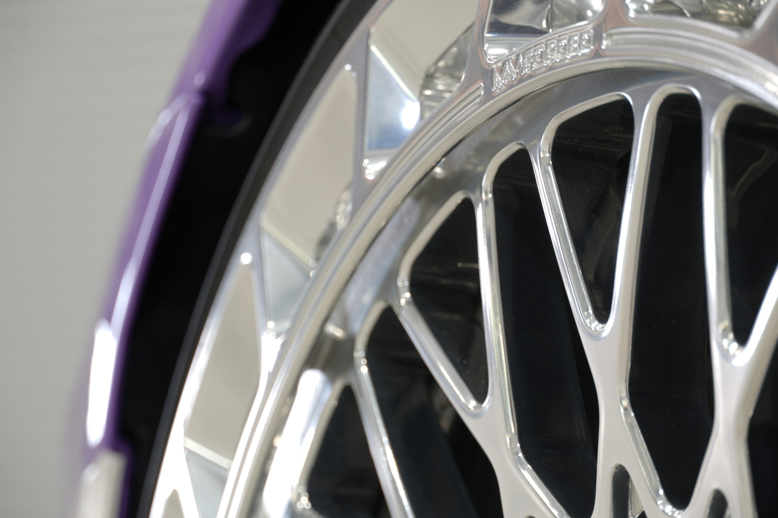 アヴェンタドール　 SVJ ホイール　MV FORGED ローダウン　カスタム　イノゼテック　ラッピング　カーボンラッピング