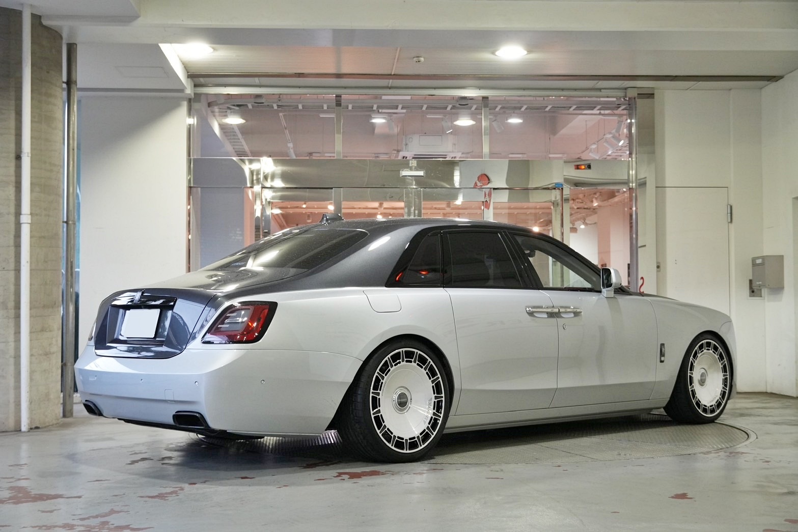 RollsRoyce　GHOST　カスタム　ホイール交換　MANSORY