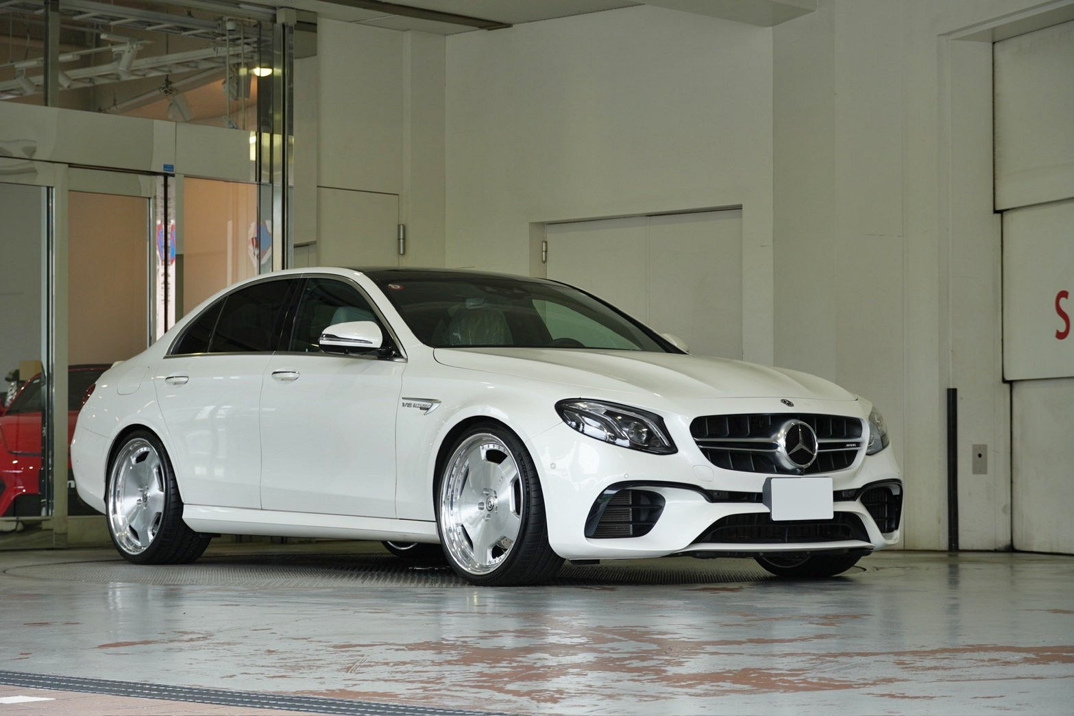 AMG　E63　メルセデス　ベンツ　カスタム　Eクラス　ローダウン　ホイール　カスタム　ローダウン