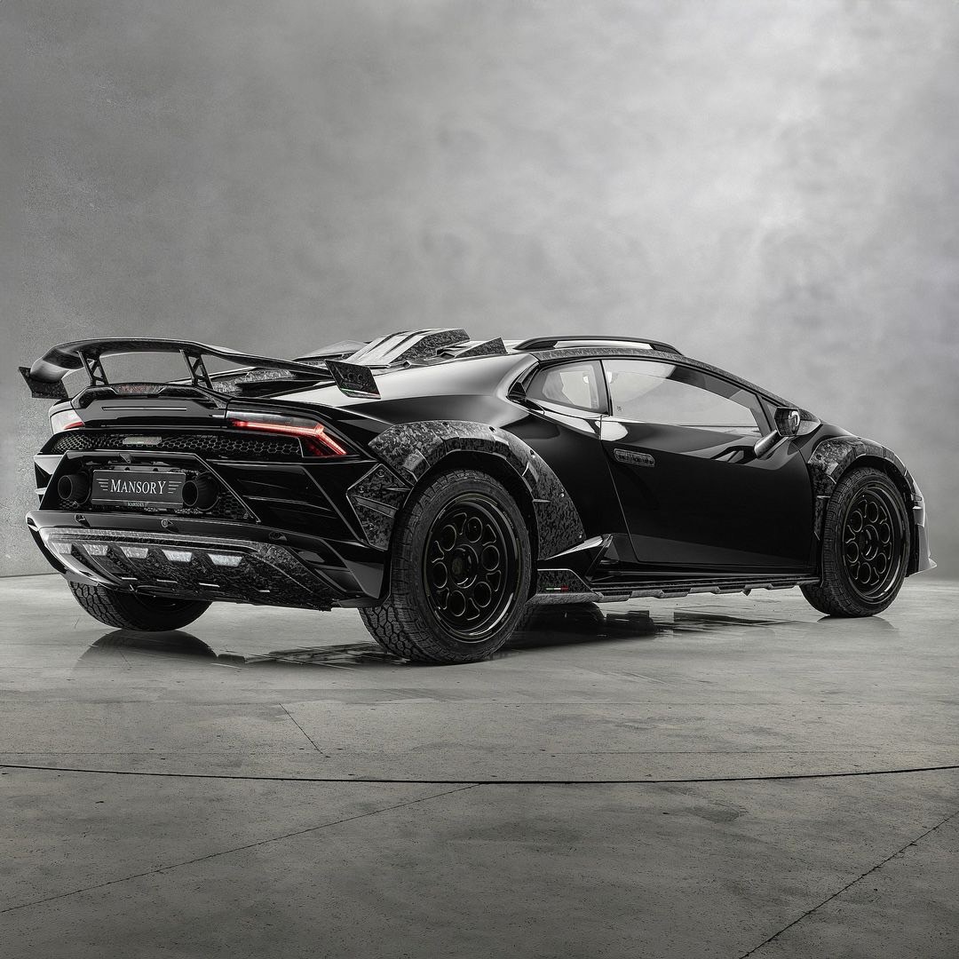 ウラカン　ステラート　カスタム　カーボンパーツ　MANSORY　マンソリー　エアロ　カスタム　カーボンパーツ　リアウイング