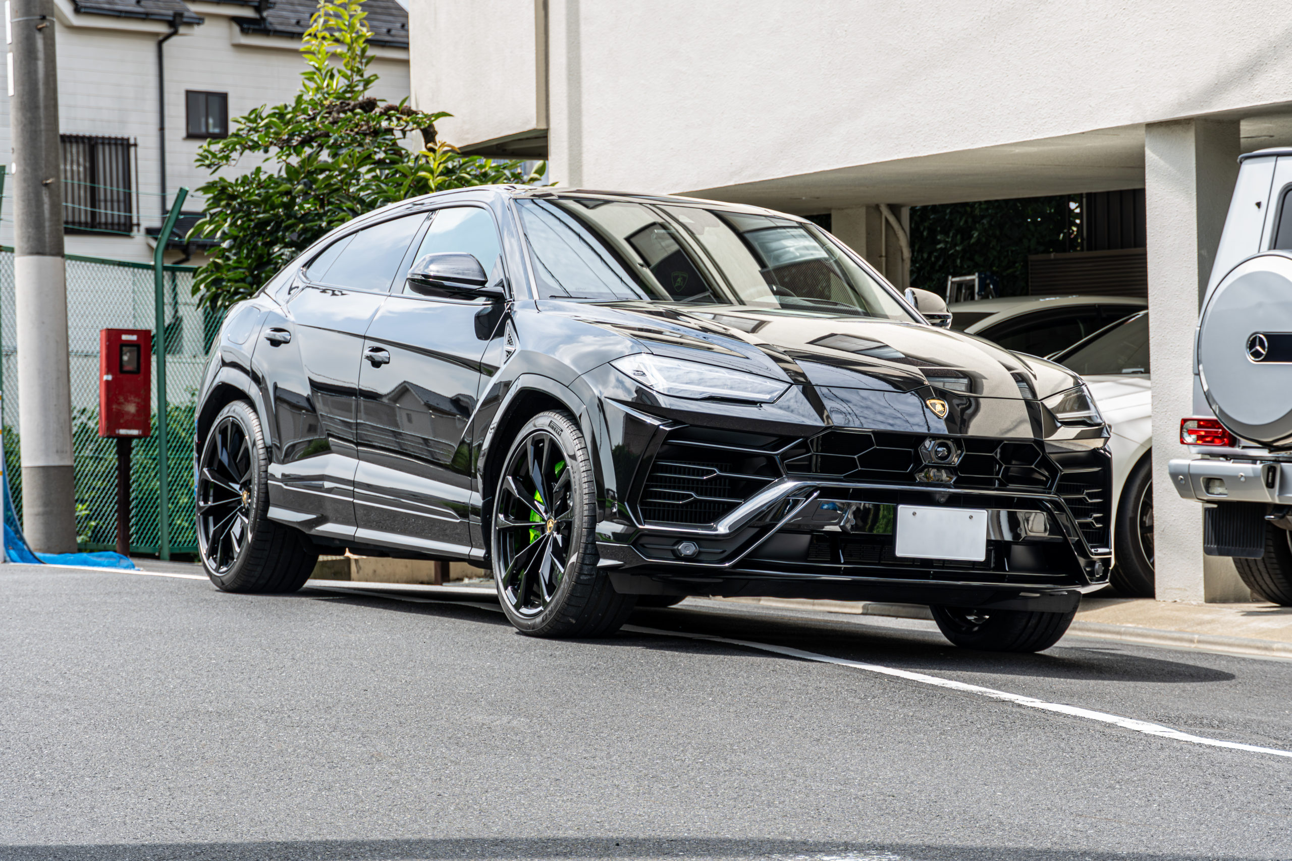ウルス　2022y ブラック　カスタム　MV FORGED ANRKY 1886 バングアンドオルフセン