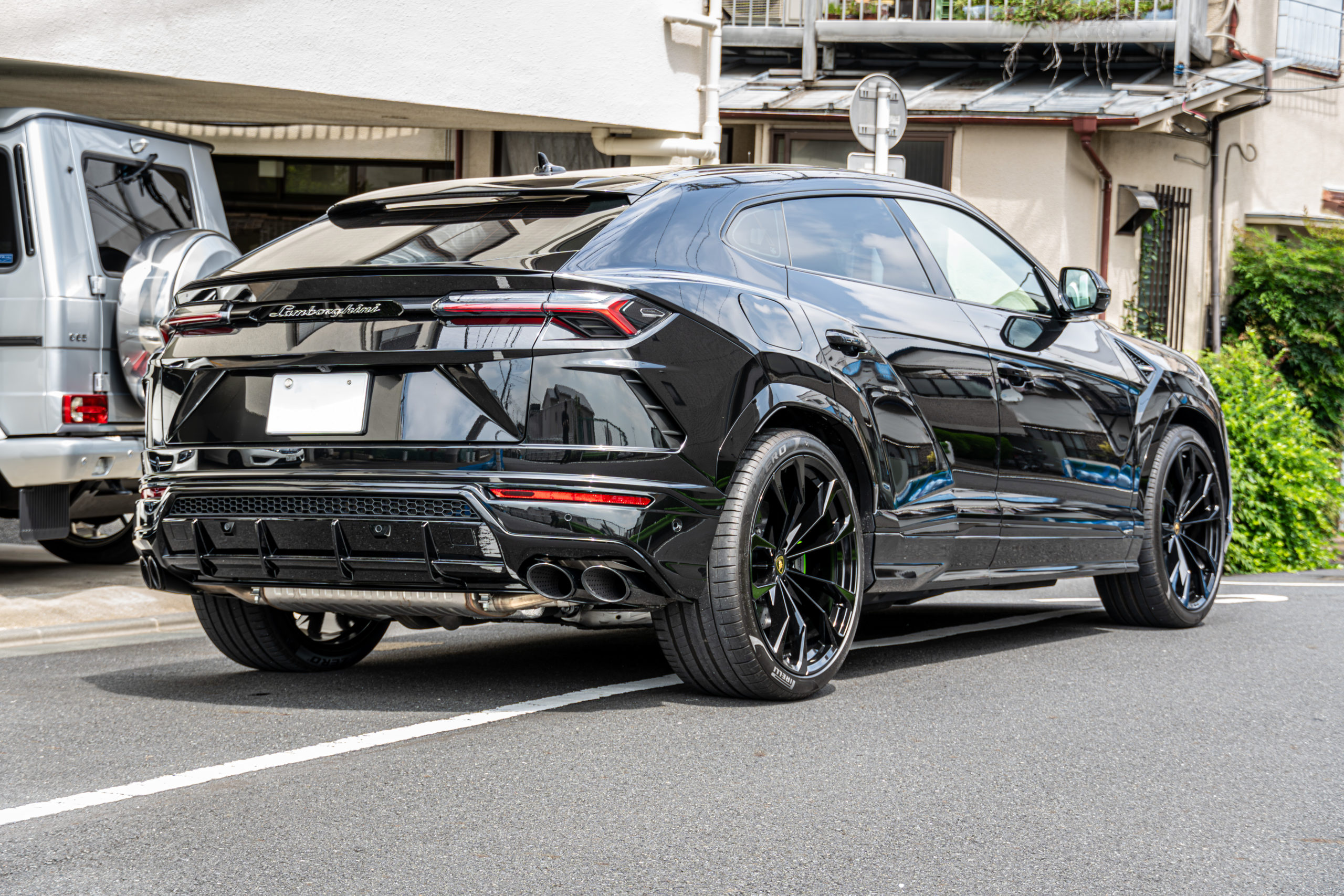 ウルス　2022y ブラック　カスタム　MV FORGED ANRKY 1886 バングアンドオルフセン