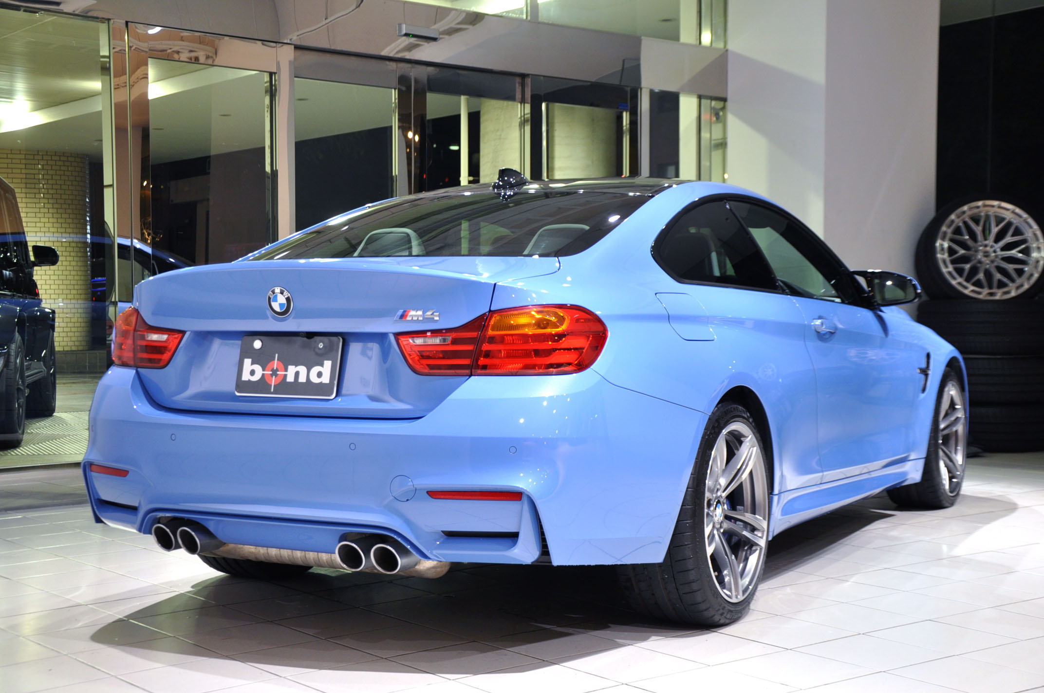 BMW M4 F82 MDCT ヤスマリナブルー Mperformance 輸入車 中古車 販売 買取 bond ボンド 東京