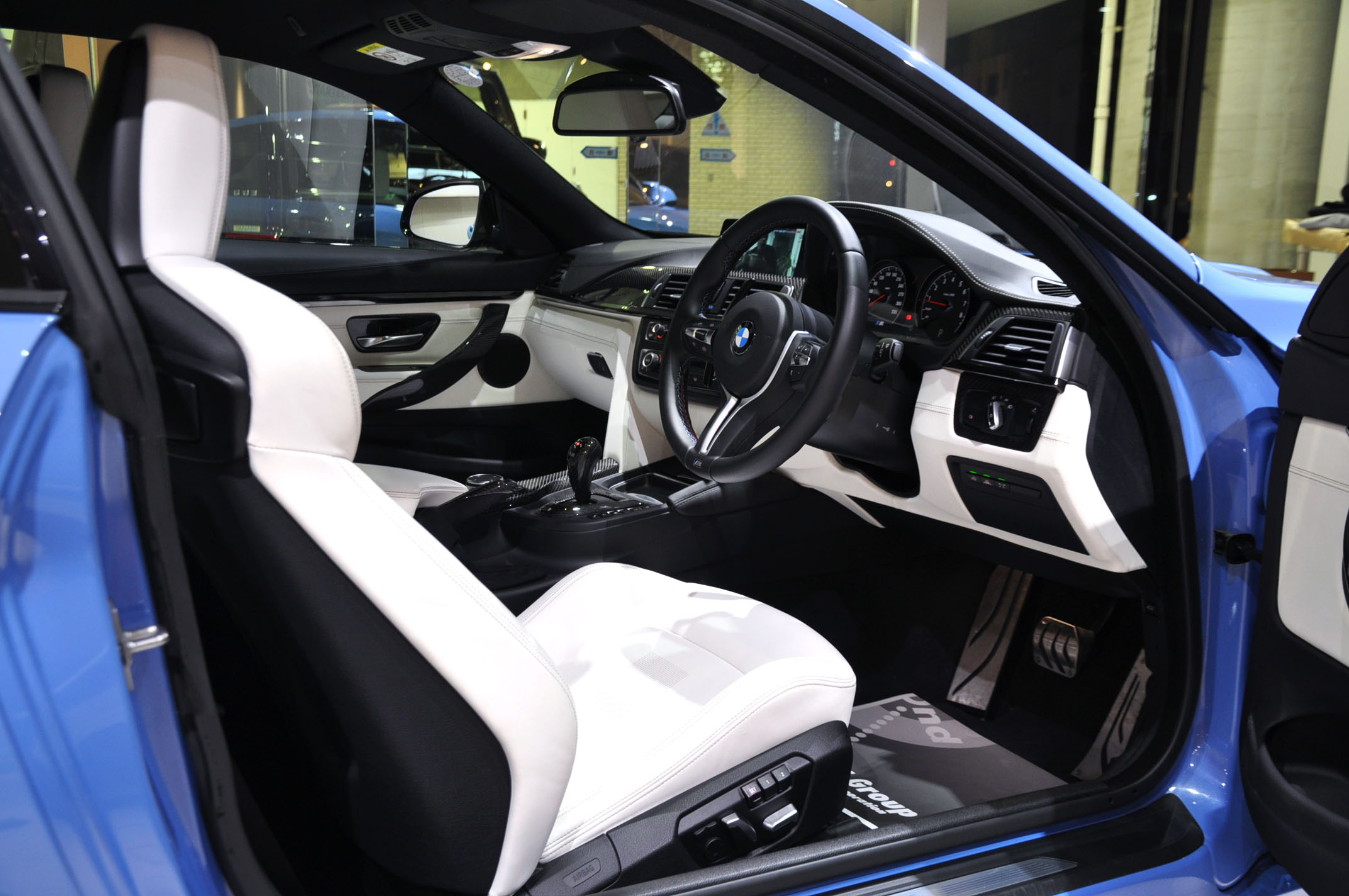 BMW M4 F82 MDCT ヤスマリナブルー Mperformance 輸入車 中古車 販売 買取 bond ボンド 東京