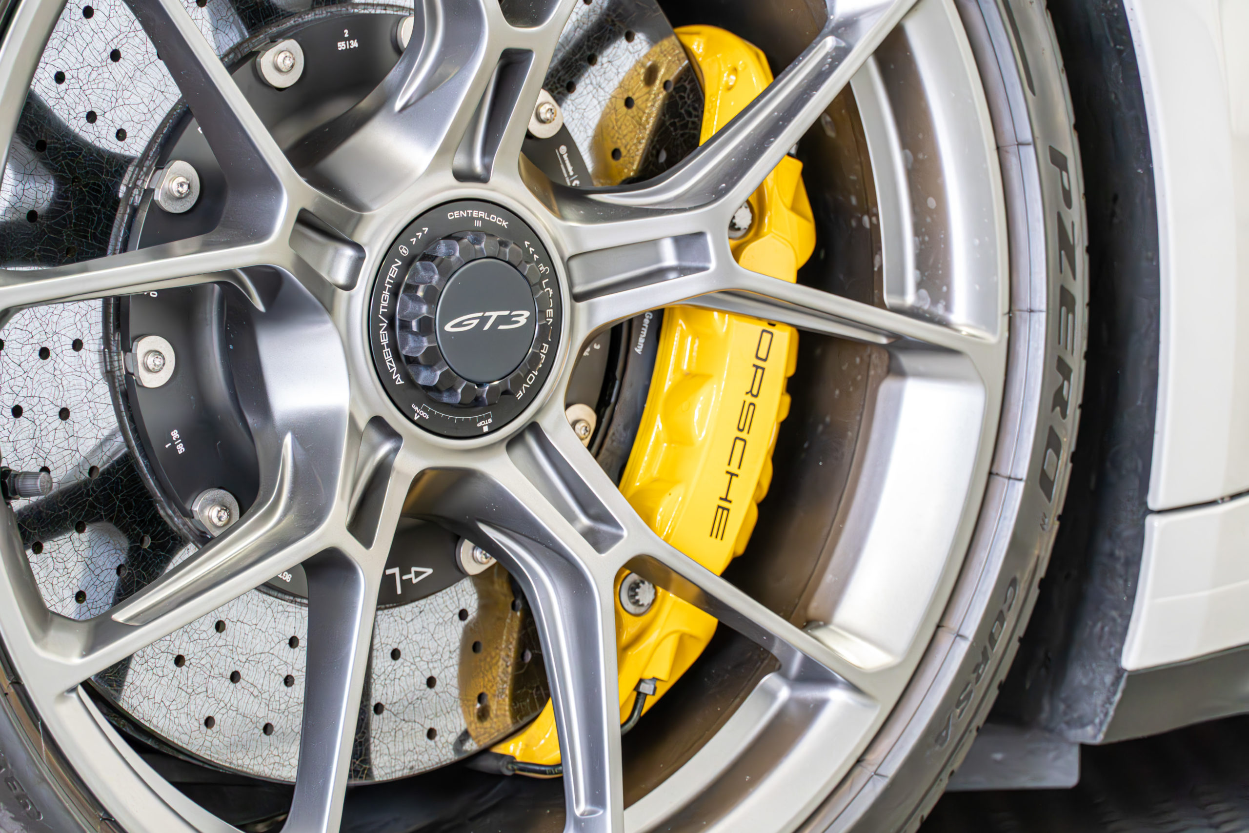 GT3 992 カスタム ローダウン ホイール PDLS レザーインテリア PCCB
